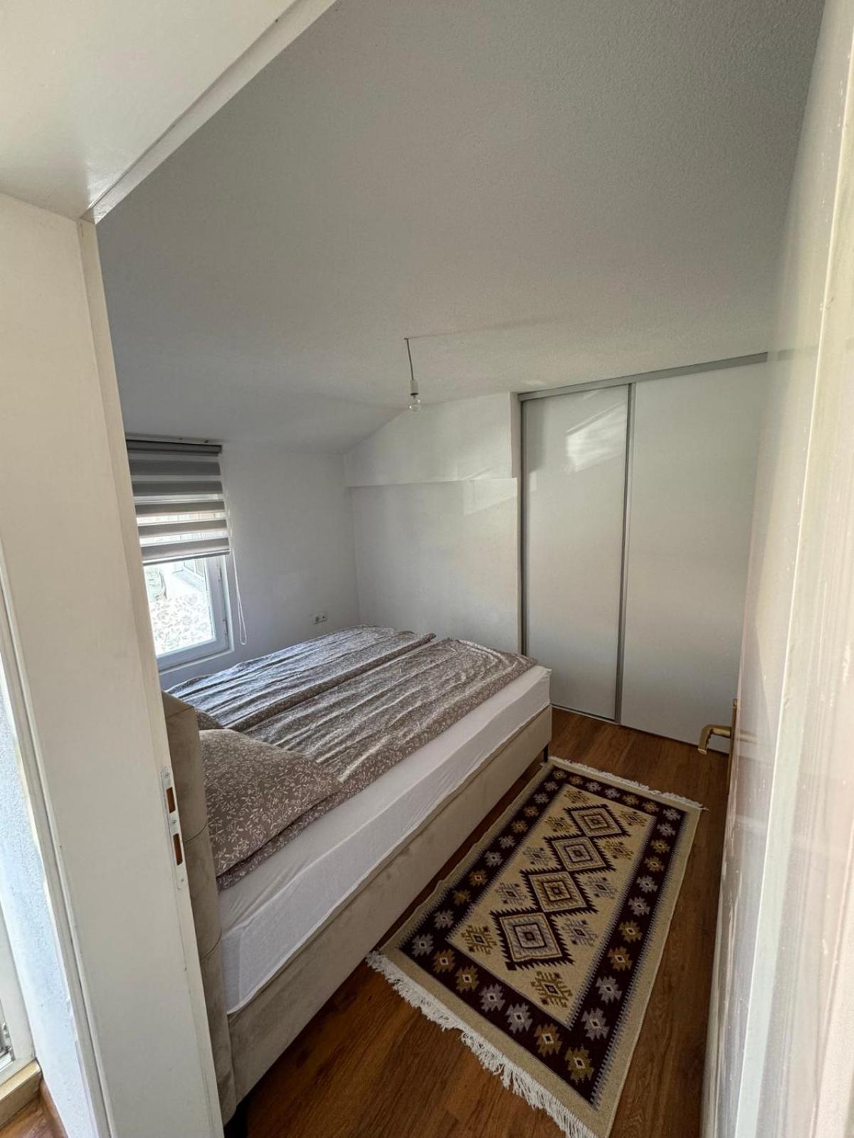 Nar Apartment *