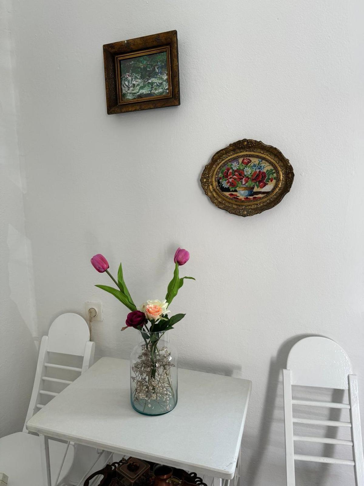 Nar Apartment *